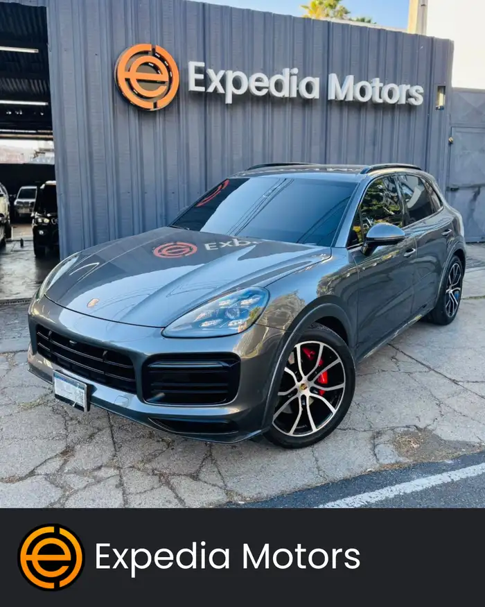 2021 Porsche CAYENNE — 1