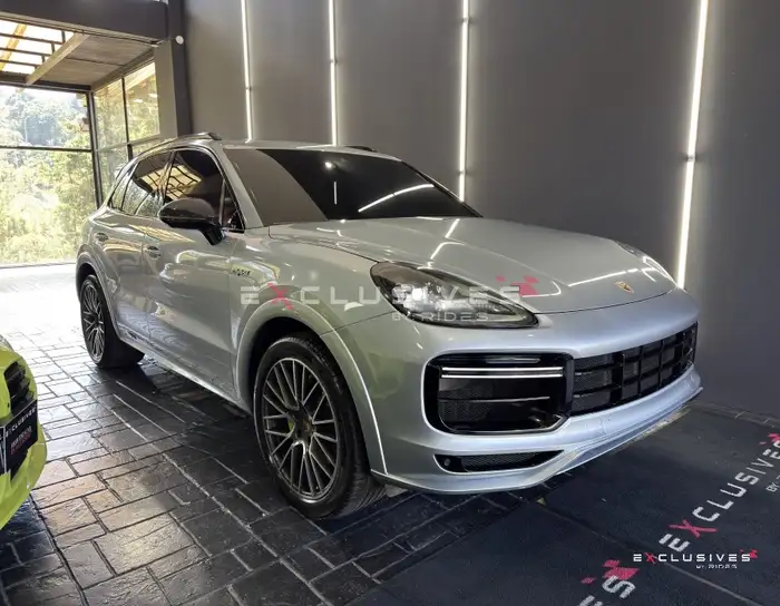 2021 Porsche CAYENNE — 1