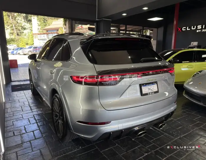 2021 Porsche CAYENNE — 4