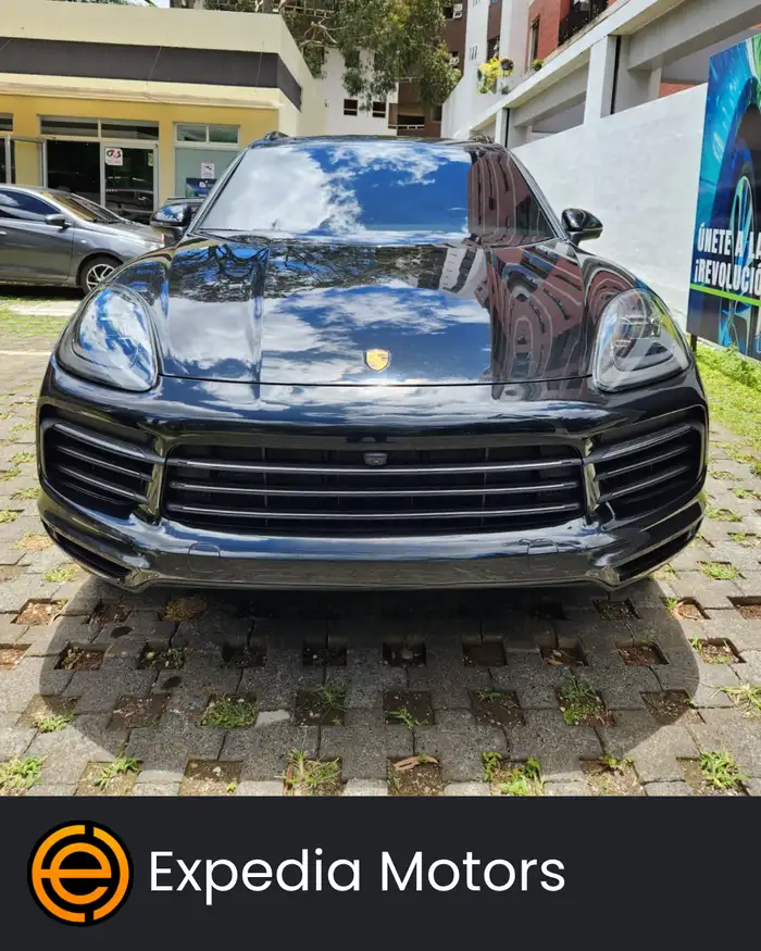 2023 Porsche CAYENNE — 2
