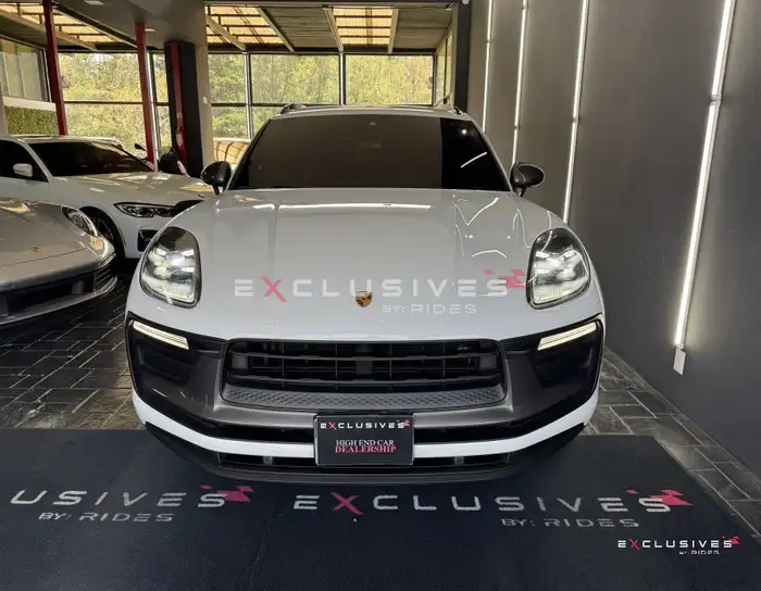 2024 Porsche MACAN — 2