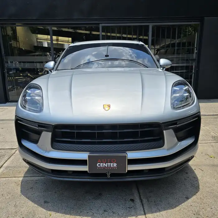 2024 Porsche MACAN — 2