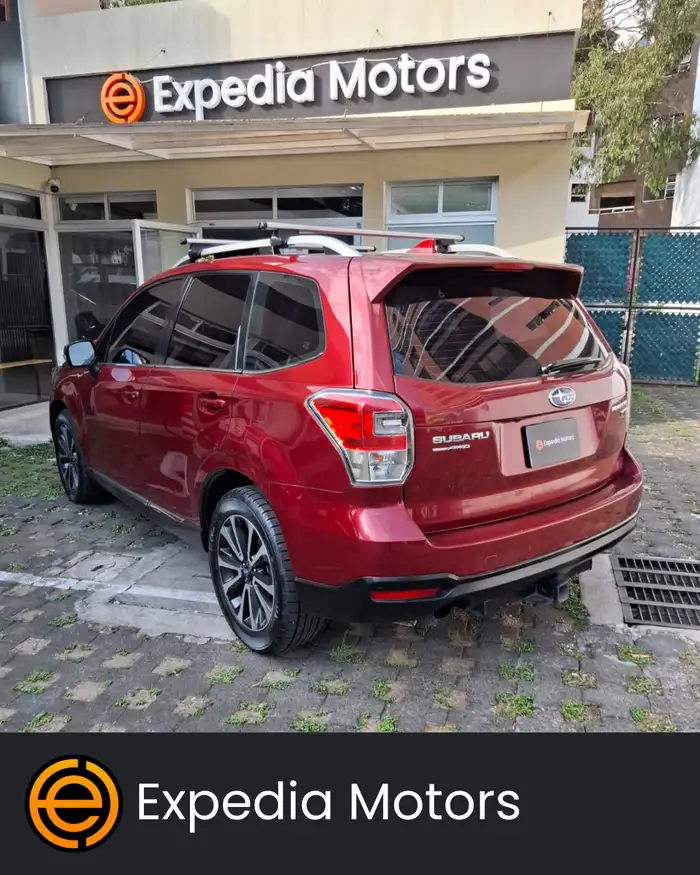 2017 Subaru FORESTER — 2