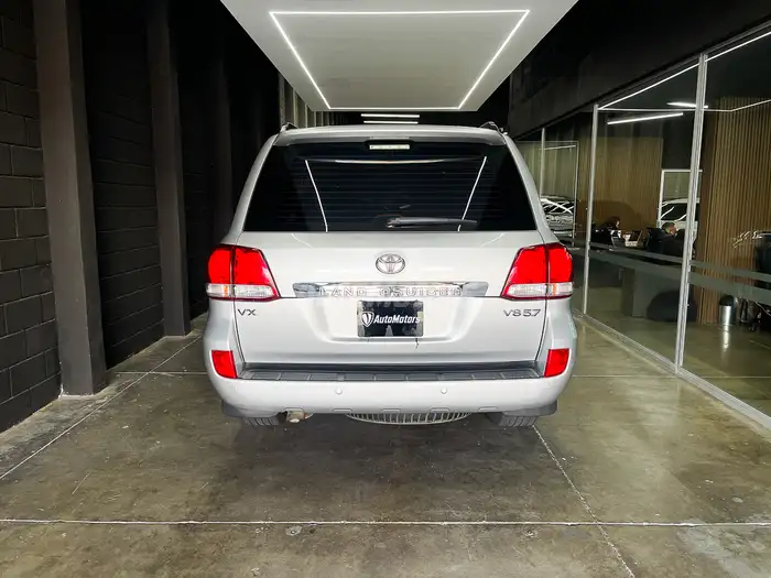2011 Toyota Land Cruiser — 4