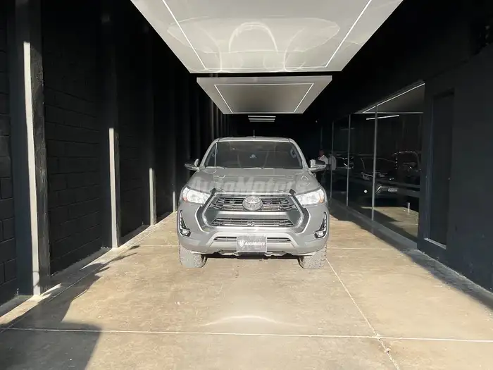2022 Toyota Hilux — 2