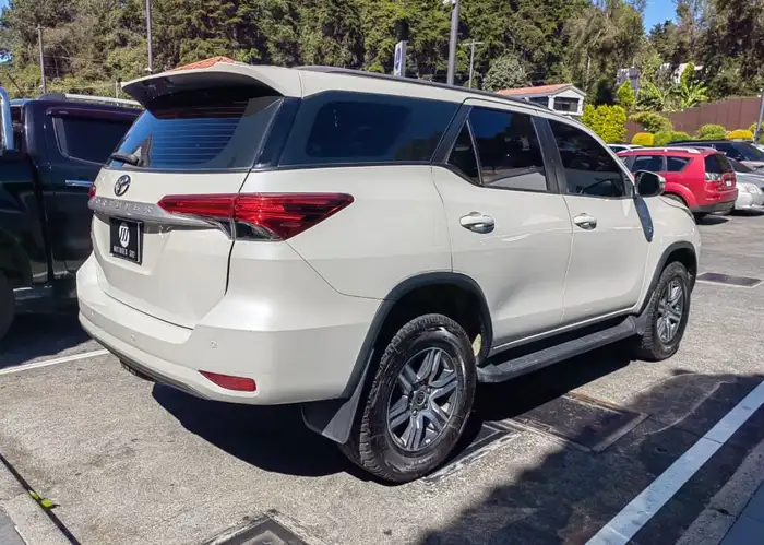 2023 Toyota Fortuner — 4