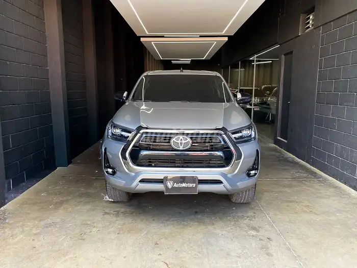 2023 Toyota Hilux — 3