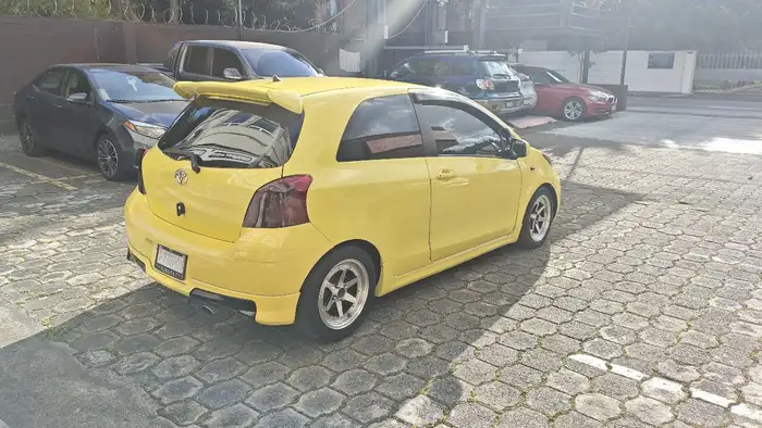 2010 Toyota Yaris — 4