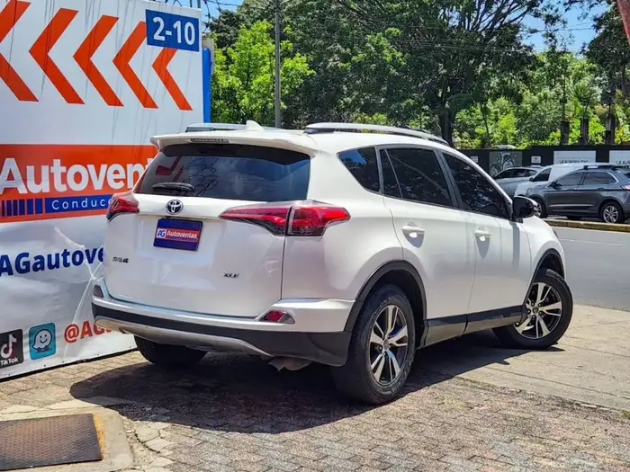 2016 Toyota RAV4 — 4