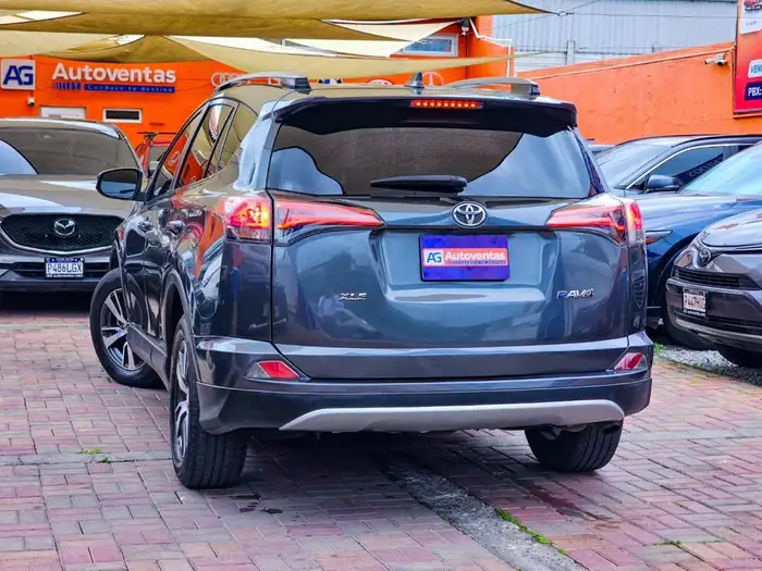 2018 Toyota RAV4 — 4