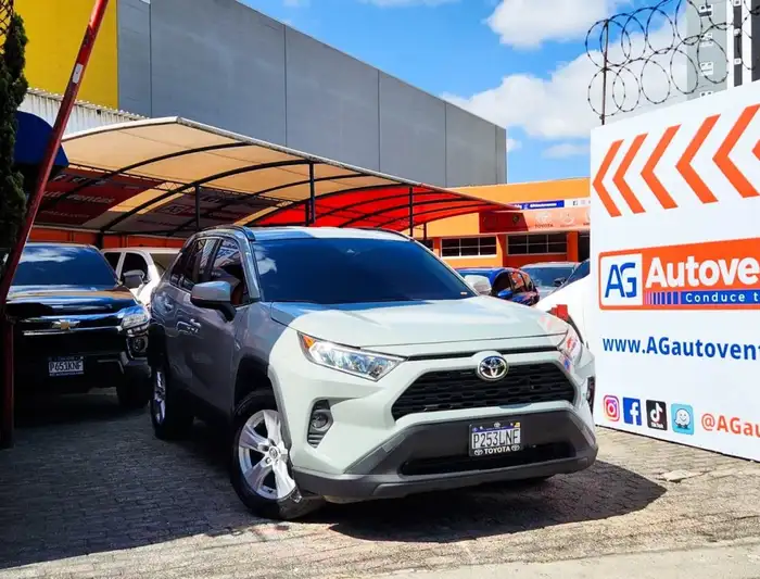 2020 Toyota RAV4 — 3