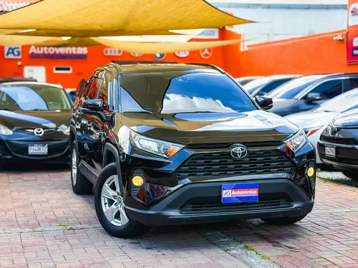 2020 Toyota RAV4 — 2