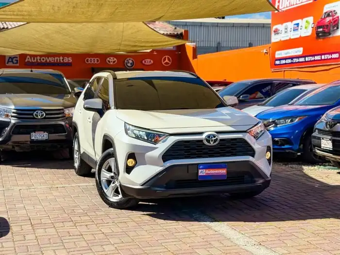2022 Toyota RAV4 — 2
