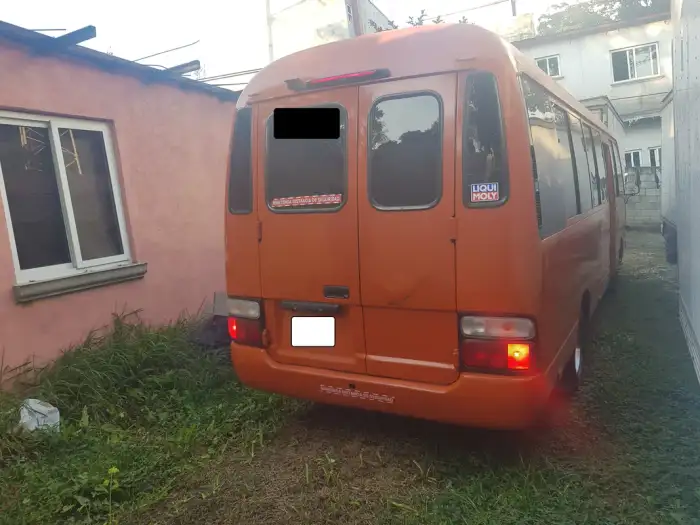 2010 Toyota Coaster — 4