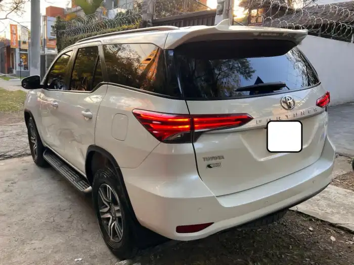 2023 Toyota Fortuner — 4