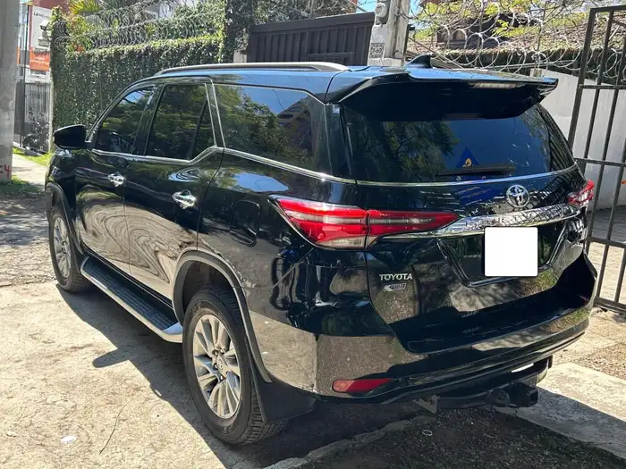 2023 Toyota Fortuner — 4