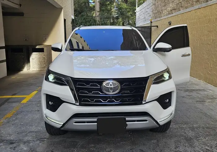 2023 Toyota Fortuner — 2
