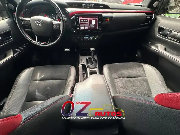 2023 Toyota Hilux — 3