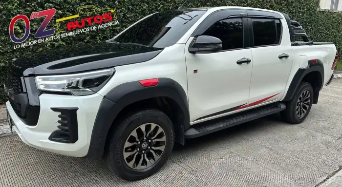 2023 Toyota Hilux — 4