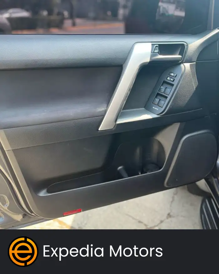 2019 Toyota Land Cruiser — 3