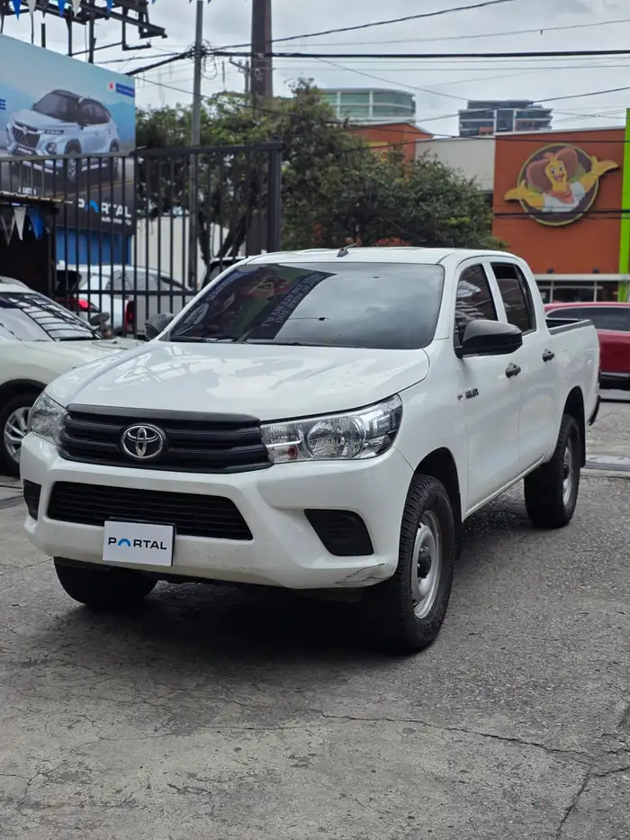 2022 Toyota Hilux — 2