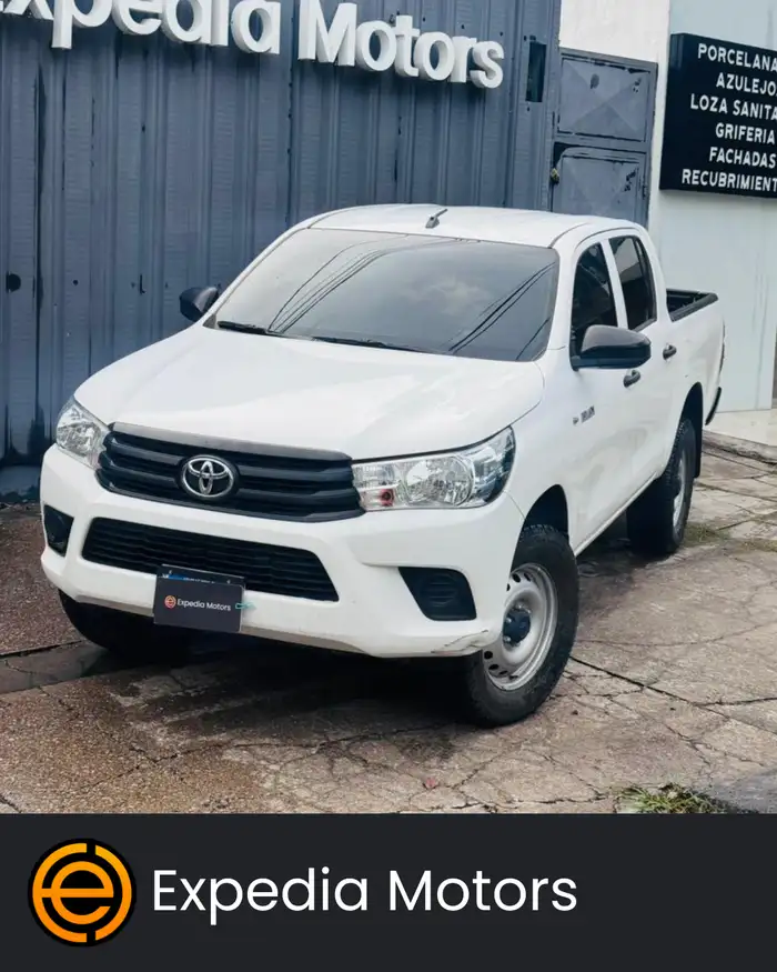 2022 Toyota Hilux — 1