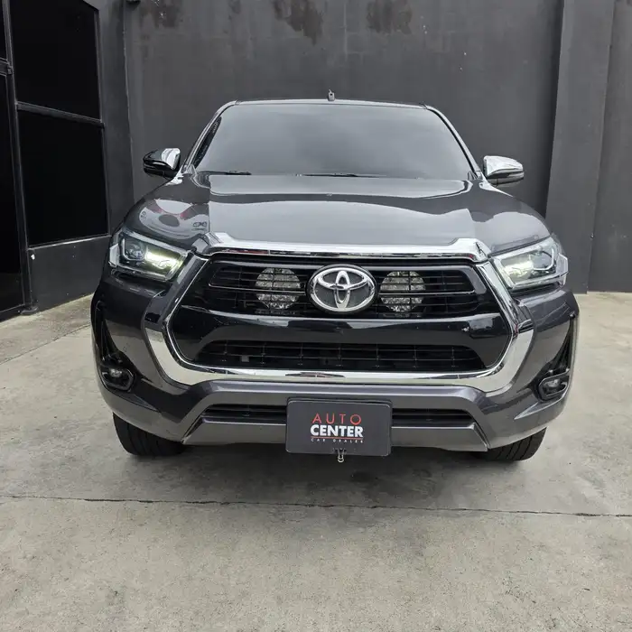 2023 Toyota Hilux — 2