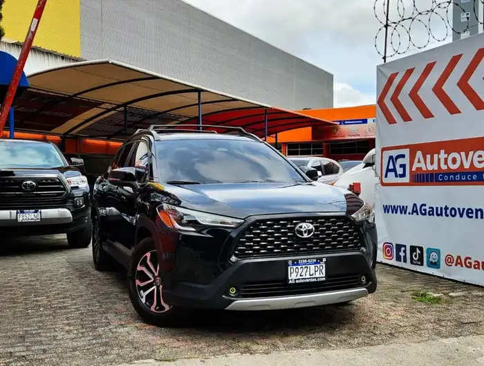 2023 Toyota Corolla Cross — 3