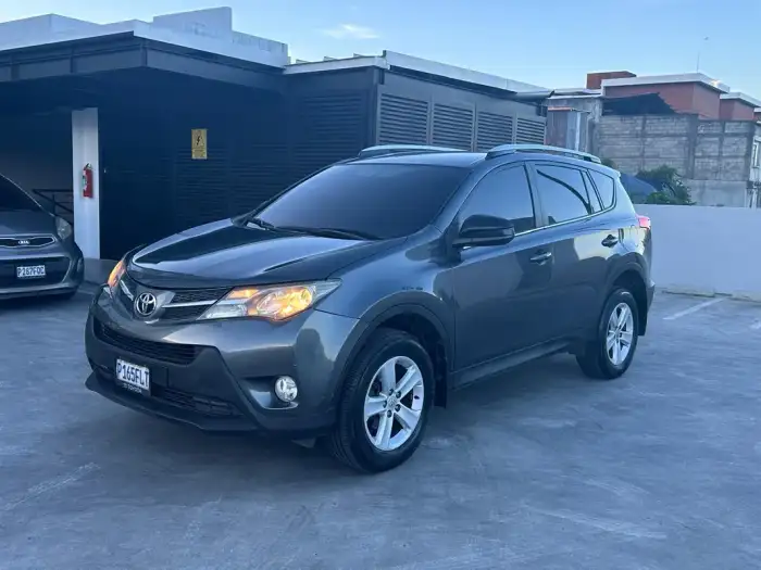 2014 Toyota RAV4 — 1