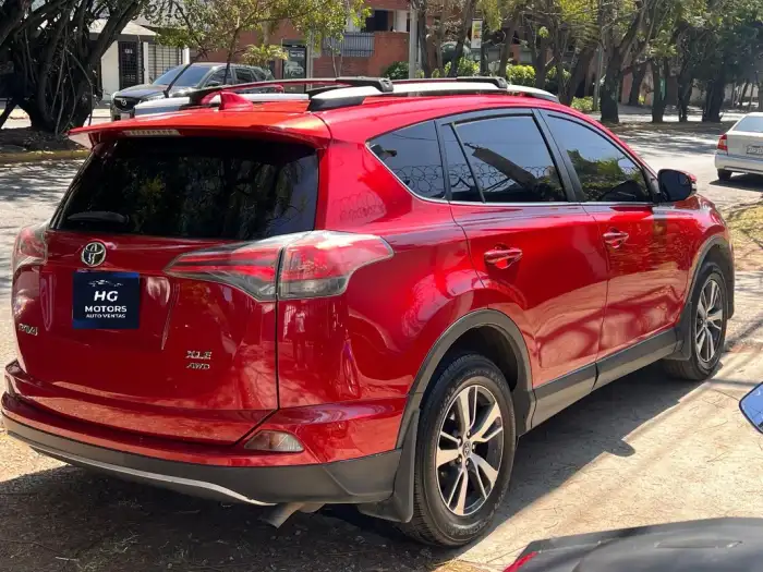 2017 Toyota RAV4 — 2