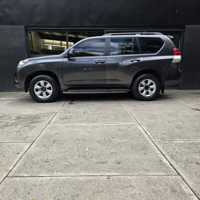 2012 Toyota Land Cruiser Prado — 3