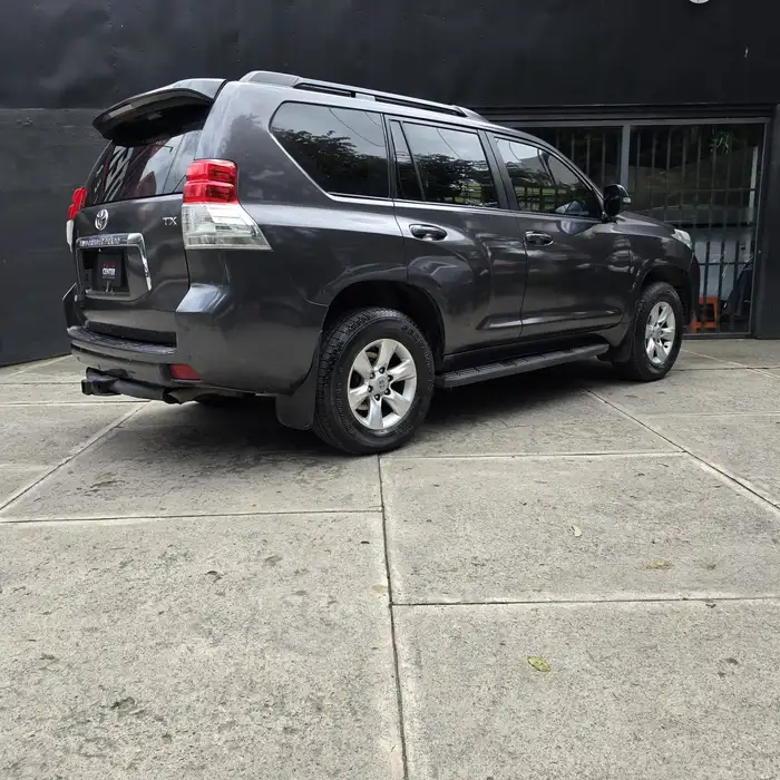 2012 Toyota Land Cruiser Prado — 4