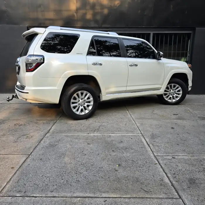 2014 Toyota 4Runner — 4