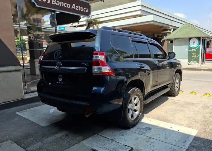 2016 Toyota Land Cruiser — 4