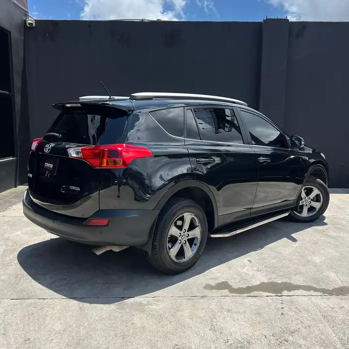 2016 Toyota RAV4 — 4
