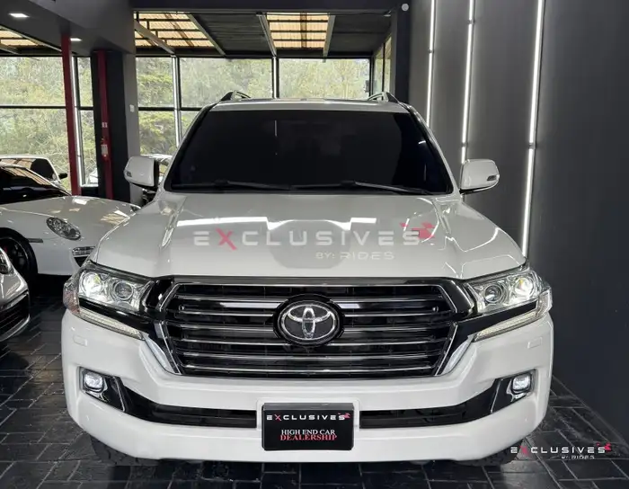 2018 Toyota Land Cruiser — 2