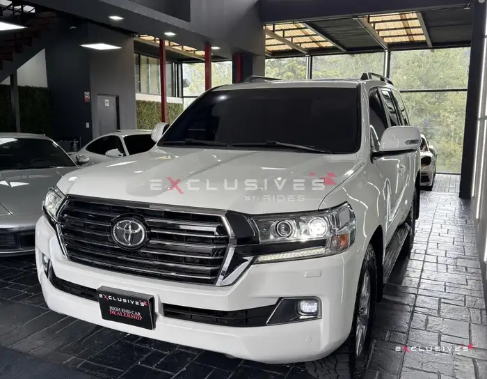 2018 Toyota Land Cruiser — 3