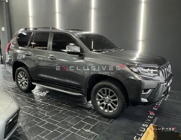 2020 Toyota Land Cruiser — 1