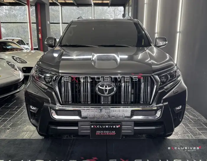 2020 Toyota Land Cruiser — 2