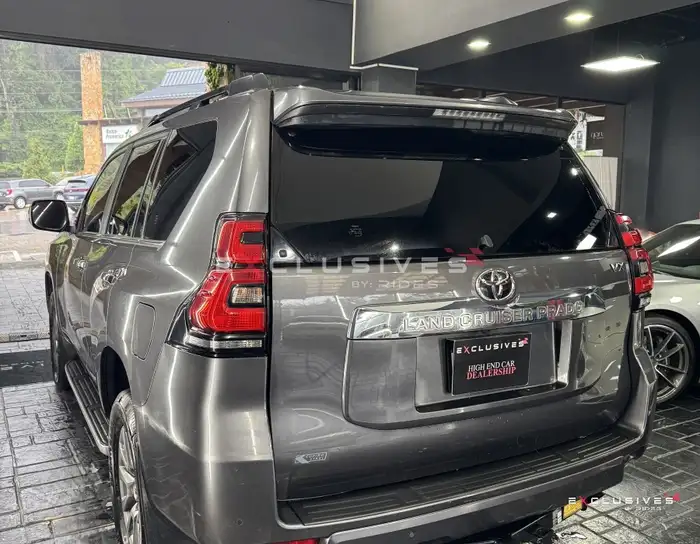 2020 Toyota Land Cruiser — 4