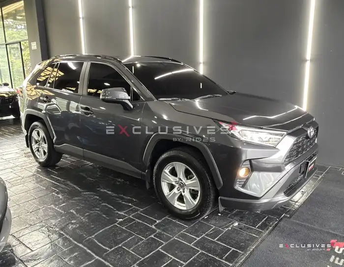 2020 Toyota RAV4 — 1