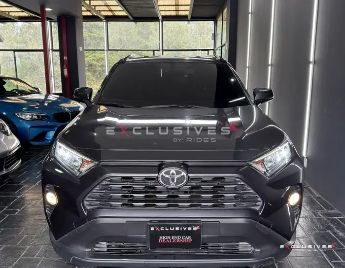 2020 Toyota RAV4 — 2