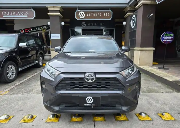 2020 Toyota RAV4 — 2