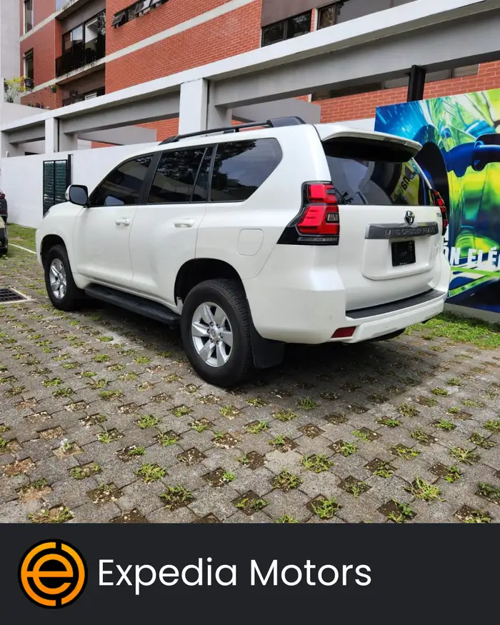 2021 Toyota Land Cruiser — 3