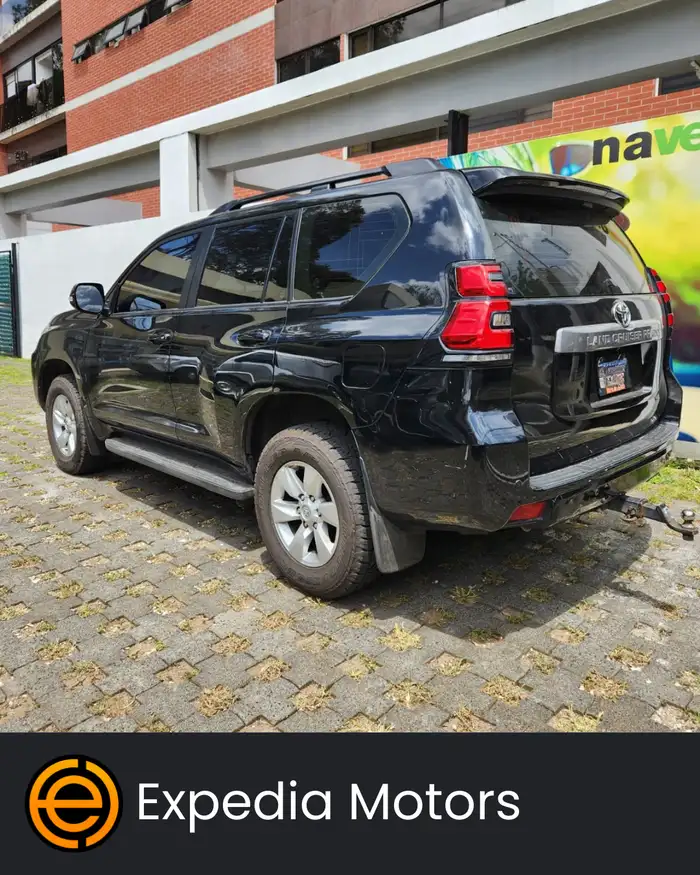 2023 Toyota Land Cruiser Prado — 3