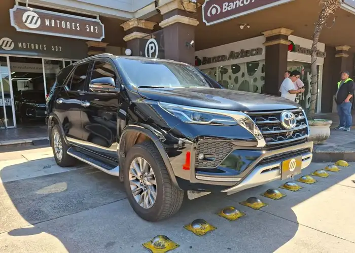 2023 Toyota Fortuner — 3