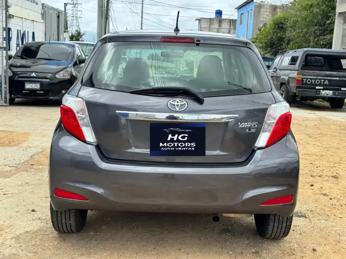 2013 Toyota Yaris — 3