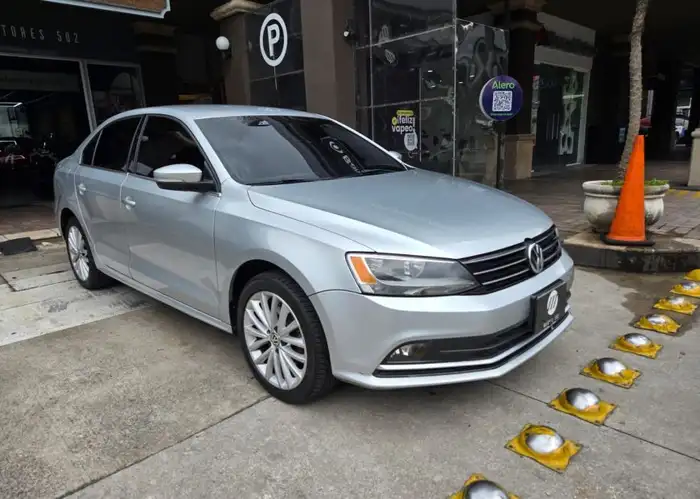 2015 Volkswagen JETTA — 3