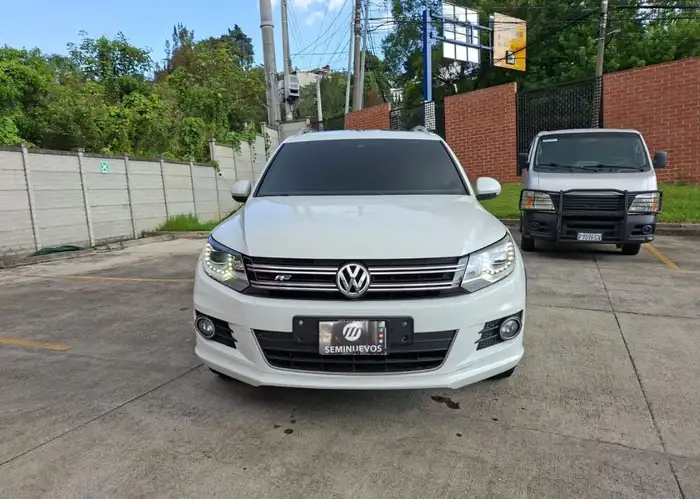 2016 Volkswagen Tiguan — 2