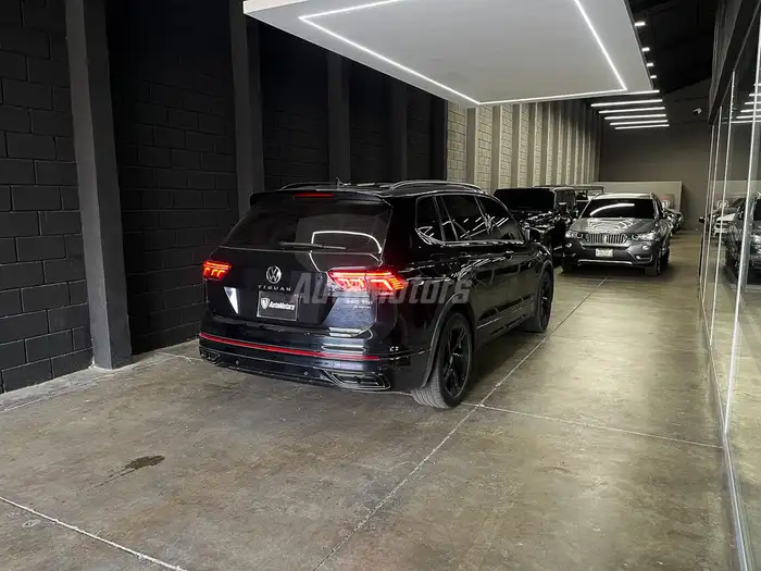 2023 Volkswagen Tiguan — 2